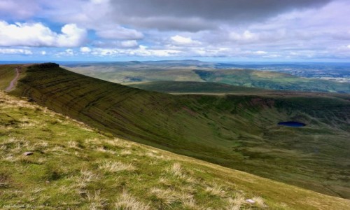 Zdjcie WALIA / Poudniowa Walia. / Brecon Beacons National Park. / Nisze szczyt Pen y Fan z wyszego.