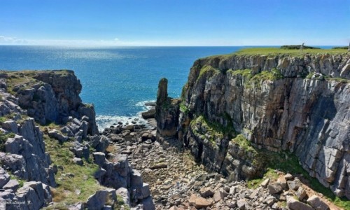 Zdjcie WALIA / Park Narodowy Pembrokeshire Coast. / hrabstwo Pombrokeshire. / Nad kaplic w. Govana dla 
