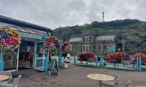 Zdjcie WALIA / Zachodni kraniec zatoki Swansea. / Mumbles. / Restauracja przyjazna pieskom.