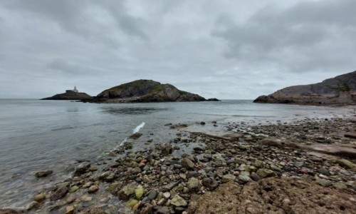 Zdjcie WALIA / Zachodni kraniec zatoki Swansea. / Mumbles Bay. / Latarnia w czasie przypywu.