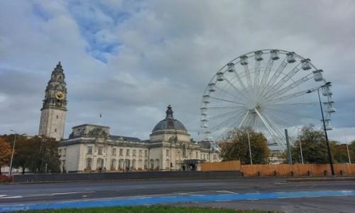 Zdjecie WALIA / Cardiff. / Cardiff. / Edwardiasko - barokowy ratusz.