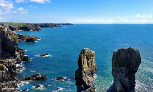 Zdjcie WALIA / Park Narodowy Pembrokeshire Coast. / Pembrokeshire. / Green Bridge of Wales.