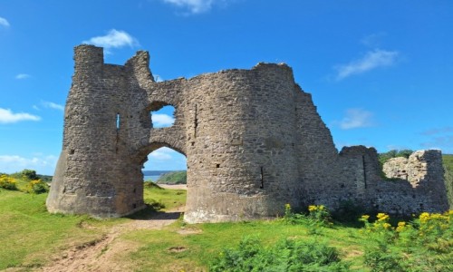 Zdjecie WALIA / Pwysep Gower. / Parkmill. / Ruiny  bramy zamku Pennard..