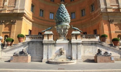 Zdjęcie WATYKAN / Bazylika św. Piotra / Muzea Watykanu / Dziedziniec Pinii