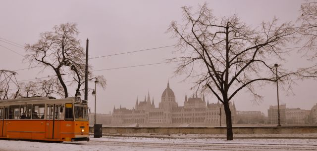 Zdjęcia: Budapeszt, Wzdłuż rzeki ..., WĘGRY Zdjęcia: Budapeszt, Wzdłuż rzeki ..., WĘGRY