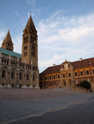 Zdjęcia: Pecs, południe węgier, plac katedralny, WĘGRY Zdjęcia: Pecs, południe węgier, plac katedralny, WĘGRY