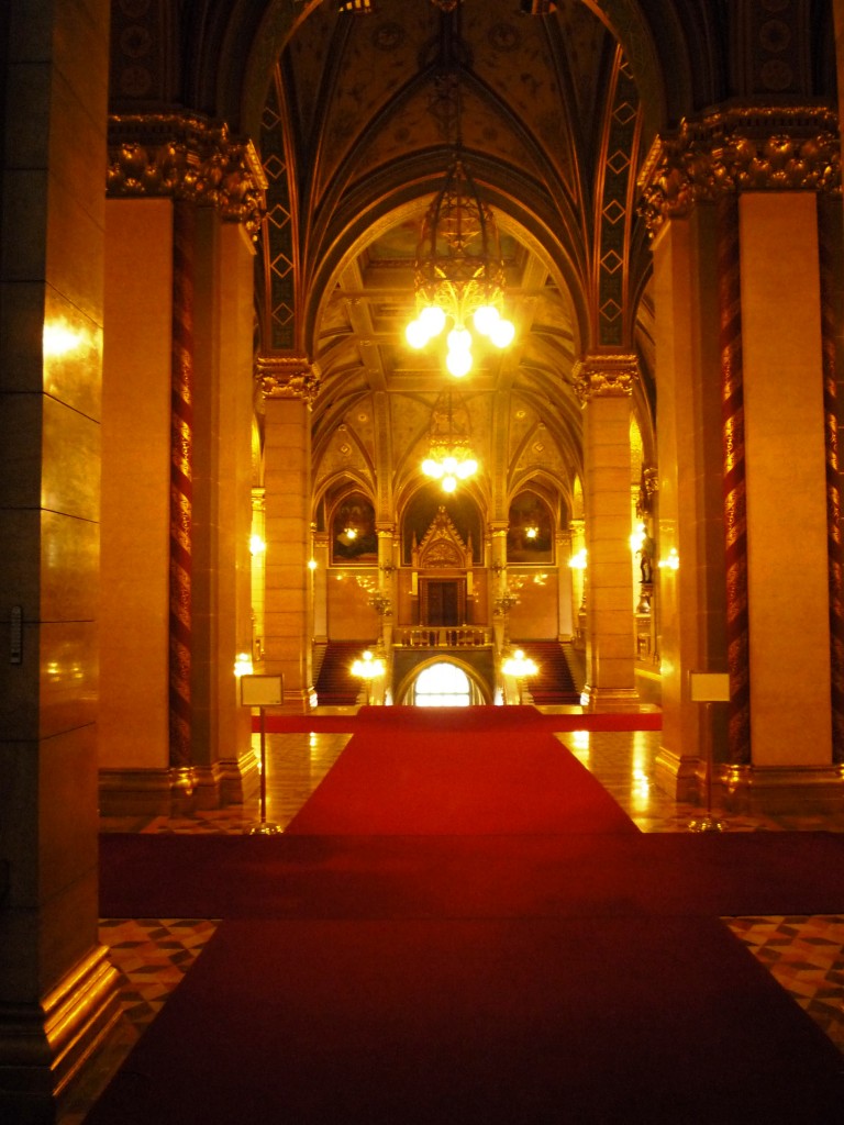 Zdjęcia: Budapeszt, Budapeszt, W węgierskim parlamencie, WĘGRY Zdjęcia: Budapeszt, Budapeszt, W węgierskim parlamencie, WĘGRY