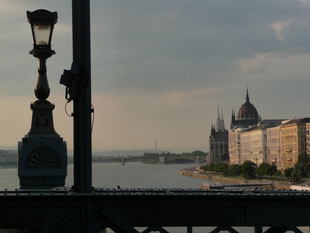 Zdjęcia: Budapeszt, Budapeszt, Widok z Mostu Łańcuchowego, WĘGRY Zdjęcia: Budapeszt, Budapeszt, Widok z Mostu Łańcuchowego, WĘGRY