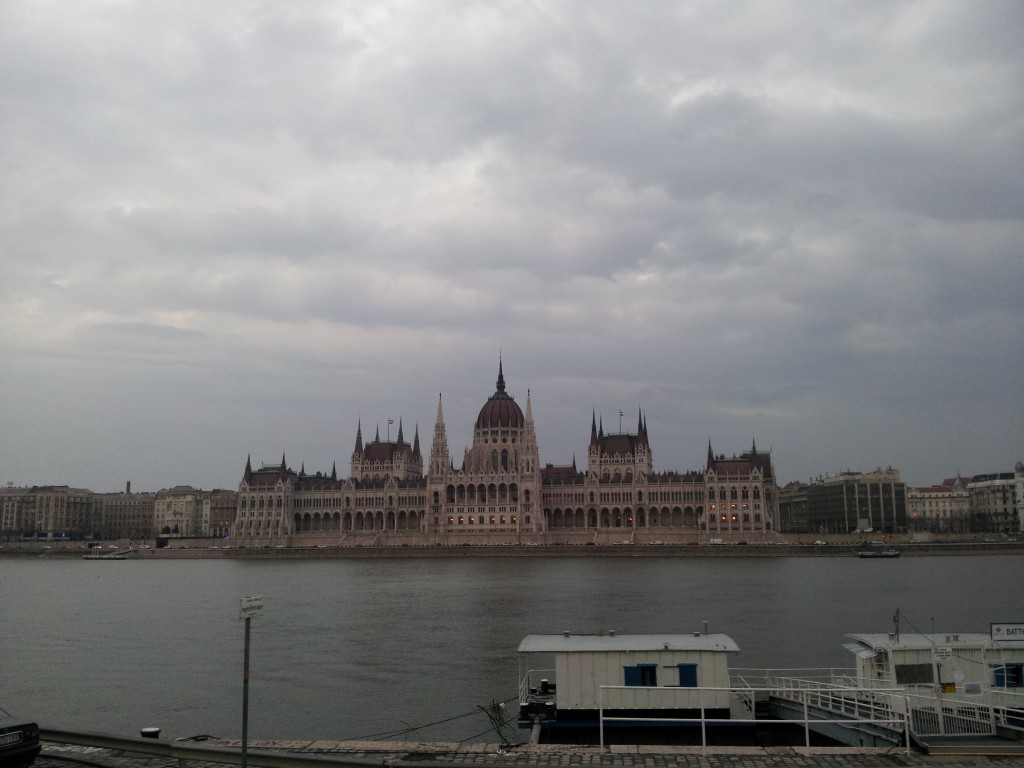 Zdjęcia: Budapeszt, północ kraju, widok na parlament , WĘGRY Zdjęcia: Budapeszt, północ kraju, widok na parlament , WĘGRY