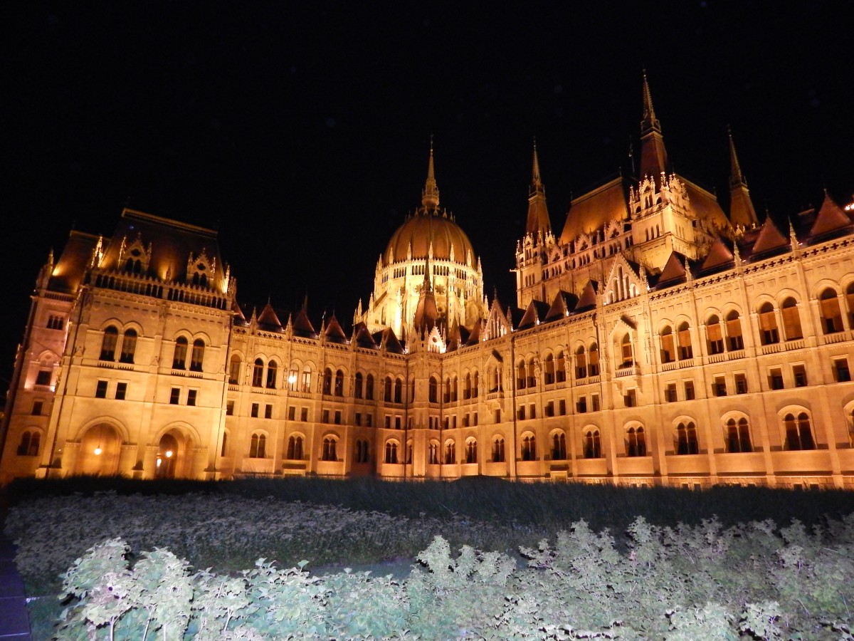 Zdjęcia: Budapeszt, Węgry, Wieczorem wszystko nabiera blasku, WĘGRY Zdjęcia: Budapeszt, Węgry, Wieczorem wszystko nabiera blasku, WĘGRY