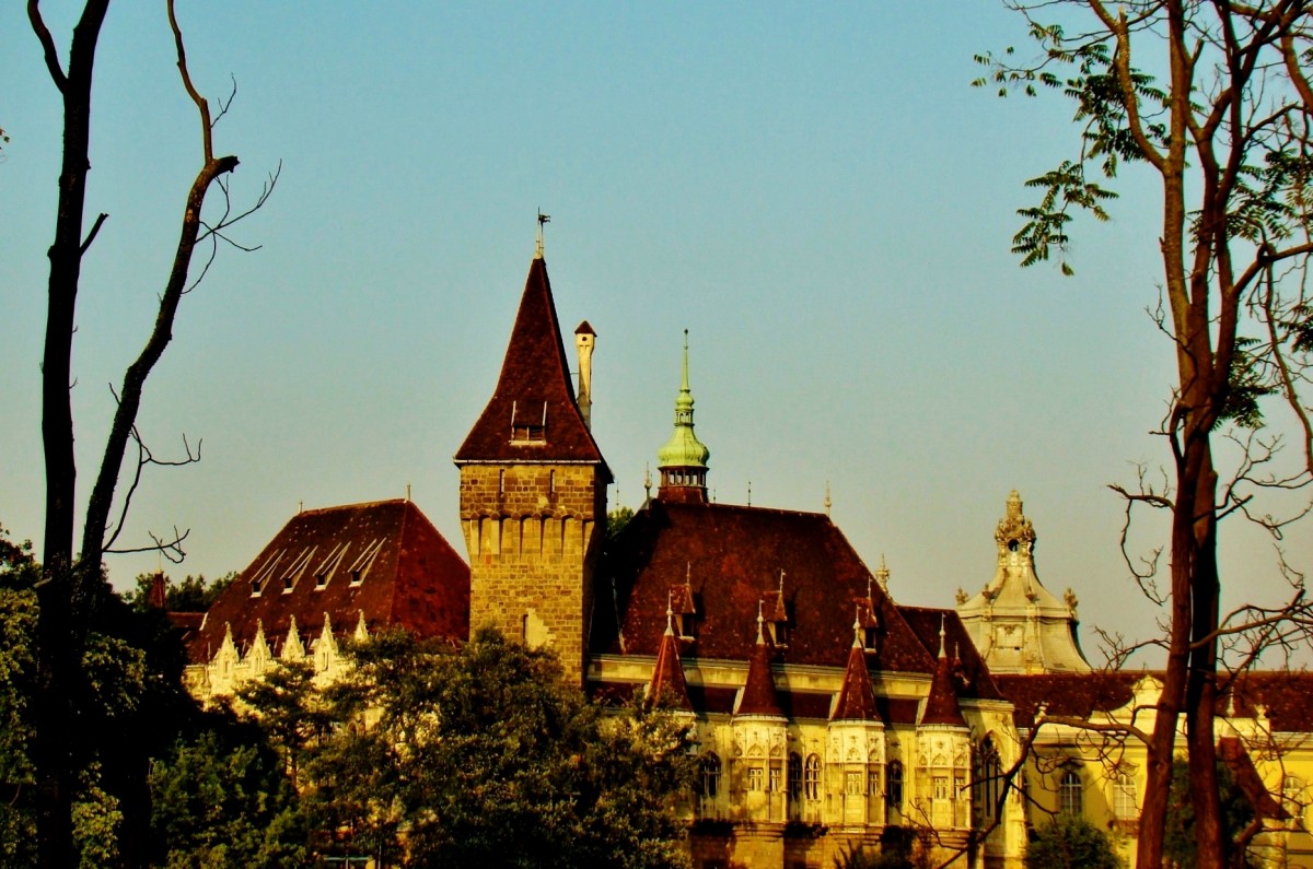 Zdjęcia: Budapeszt, City Park, Budapeszt-zamek Vajdahunyad z 1904 roku, WĘGRY Zdjęcia: Budapeszt, City Park, Budapeszt-zamek Vajdahunyad z 1904 roku, WĘGRY