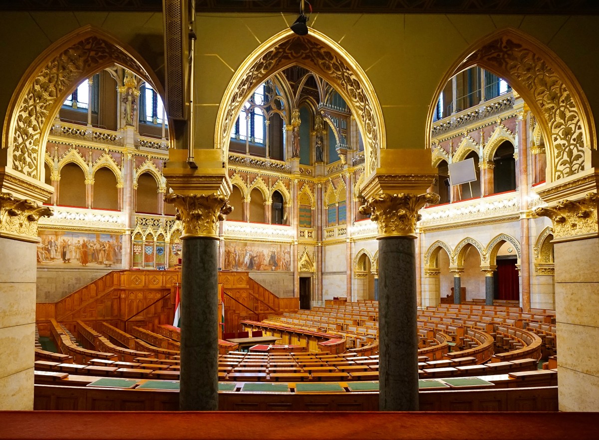 Zdjęcia: Parlament, Budapeszt, Sala obrad zza kolumn, WĘGRY Zdjęcia: Parlament, Budapeszt, Sala obrad zza kolumn, WĘGRY