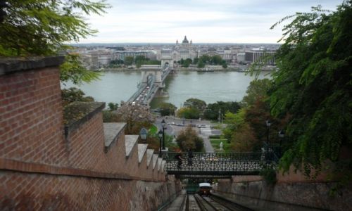 Zdjecie WGRY / Budapeszt / Wzgrze Zamkowe (Vr-hegy)  / Widok z kolejki sikl zwanej rwnie Budavri Sikl