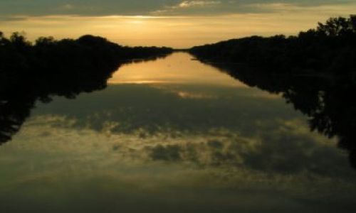 Zdjęcie WĘGRY / Nizina Węgierska / Mako / Zachód słońca na rzece Mures