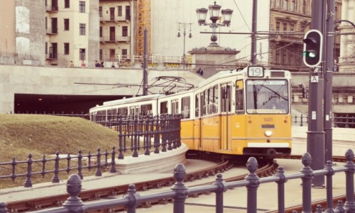 Zdjcie WGRY / - / Budapeszt / Nadjedzam...