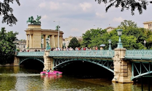 Zdjcie WGRY / komitat Budapeszt / Budapeszt / Plac Bohaterw od strony promenady Kosa