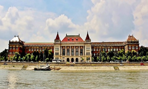 Zdjcie WGRY / komitat Budapeszt / Budapeszt / Budynek Uniwersytetu Technologiczno-Ekonomicznego z 1909 roku