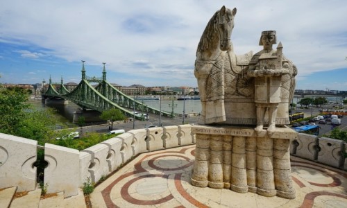 Zdjcie WGRY / Budapeszt / Gra Gellerta / Pomnik w. Stefana