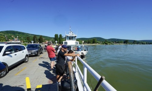 Zdjęcie WĘGRY / Wyszehrad / Rzeka Dunaj / Prom z Nagymaros do Wyszehradu