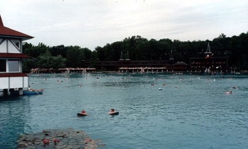 Zdjęcie WĘGRY / - / HEVIZ / II na świecie pod względem wielkości ciepłe jezioro