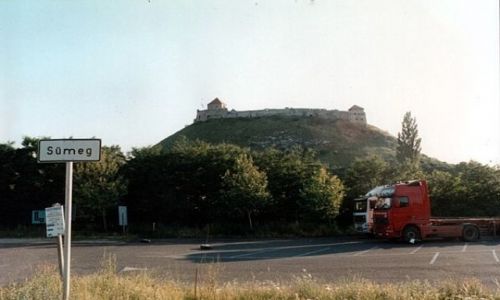 Zdjcie WGRY / 14 km na pnoc od Tapolcy. / SUMEG / XVIII wieczny zamek