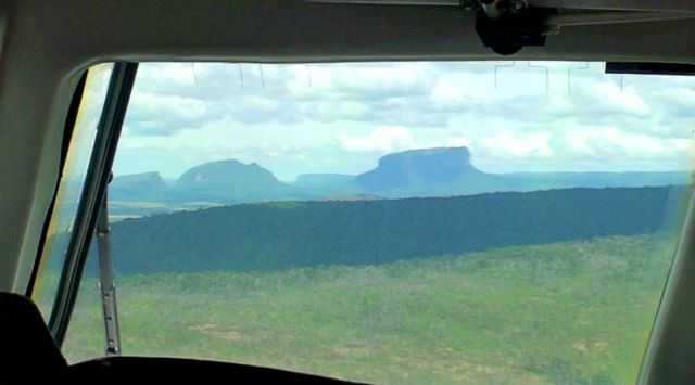 Zdjęcia: W 10 osobowym samolocie, Gran Sabana, Wenezuela - z lotu ptaka, WENEZUELA Zdjęcia: W 10 osobowym samolocie, Gran Sabana, Wenezuela - z lotu ptaka, WENEZUELA