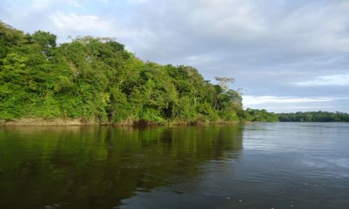 WENEZUELA / Bolivar / Rio Caura / Na rzece