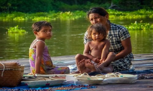 Zdjecie WENEZUELA / DELTA ORINOCO / WIOSKA INDIAN WARAO / KONKURS . TRUD WYCHOWANIA
