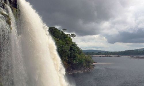 Zdjecie WENEZUELA / brak / Wodospad SANTO ANGEL / CANAIMA