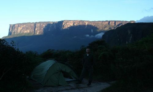 Zdjecie WENEZUELA / Gran Sabana / Tepui Kukenan o wicie / Wenezuela