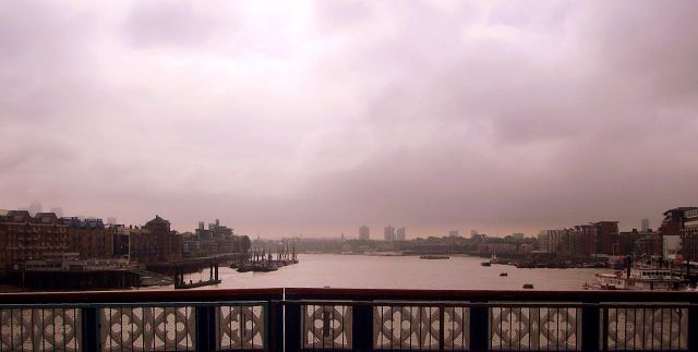 Zdjęcia: London Bridge, Londyn, zamglona panorama z mostu, WIELKA BRYTANIA Zdjęcia: London Bridge, Londyn, zamglona panorama z mostu, WIELKA BRYTANIA