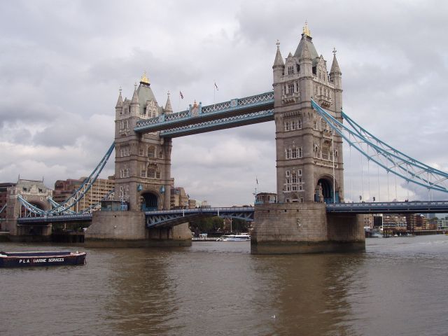 Zdjęcia: centrum, Londyn, Tower Bridge w dziennym świetle, WIELKA BRYTANIA Zdjęcia: centrum, Londyn, Tower Bridge w dziennym świetle, WIELKA BRYTANIA