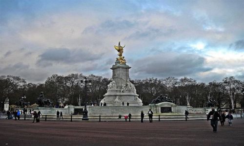 Zdjecie WIELKA BRYTANIA / LONDYN / LONDYN / POD  BUCKINGHAM  PALACE