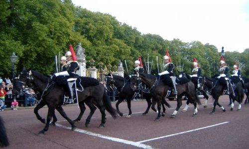 Zdjcie WIELKA BRYTANIA / Anglia / Londyn / PARADA PRZED PAACEM BUCKINGHAM 