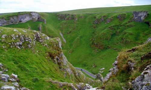 Zdjecie WIELKA BRYTANIA / Derbyshire /  okolice Castelton / wawoz  Winnats