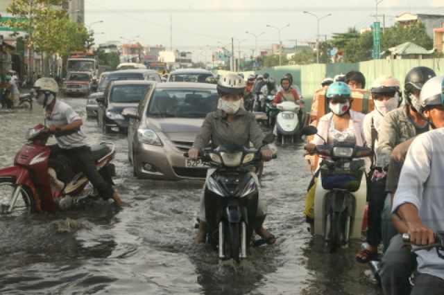 Zdjęcia: Saigon, Saigon, Saigon po ulewie, WIETNAM Zdjęcia: Saigon, Saigon, Saigon po ulewie, WIETNAM