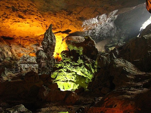 Zdjęcia: Ha Long, Grota Trzech Niespodzianek 4, WIETNAM Zdjęcia: Ha Long, Grota Trzech Niespodzianek 4, WIETNAM