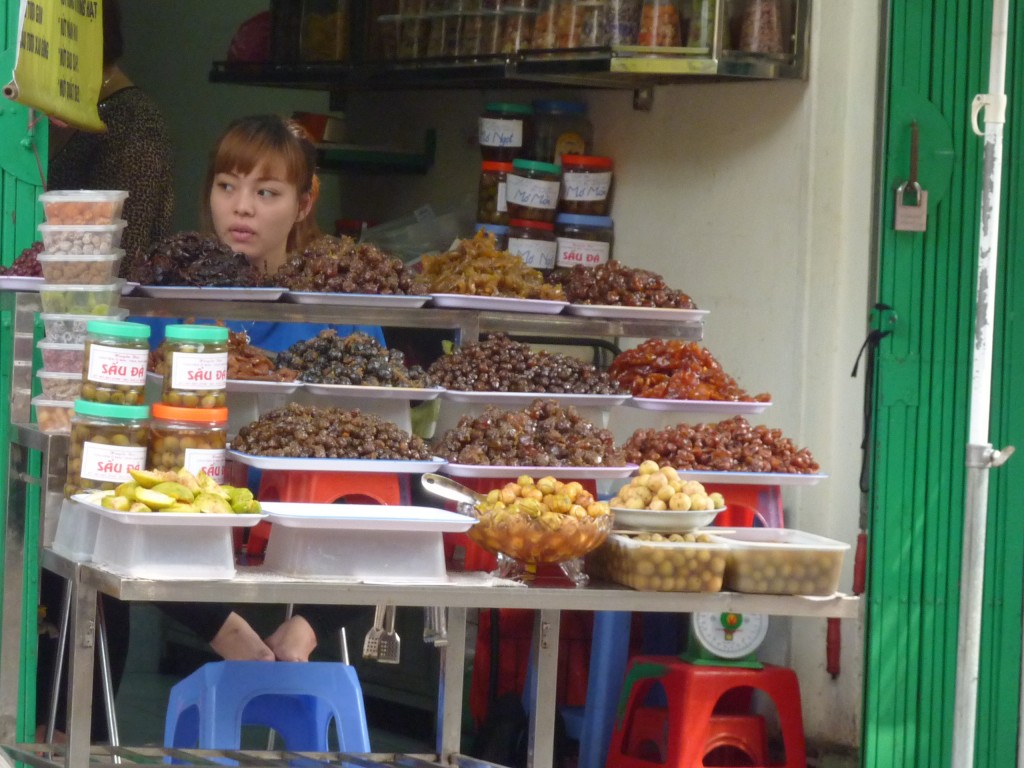 Zdjęcia: sklepik, Ha Noi, Kandyzowane owoce, WIETNAM Zdjęcia: sklepik, Ha Noi, Kandyzowane owoce, WIETNAM