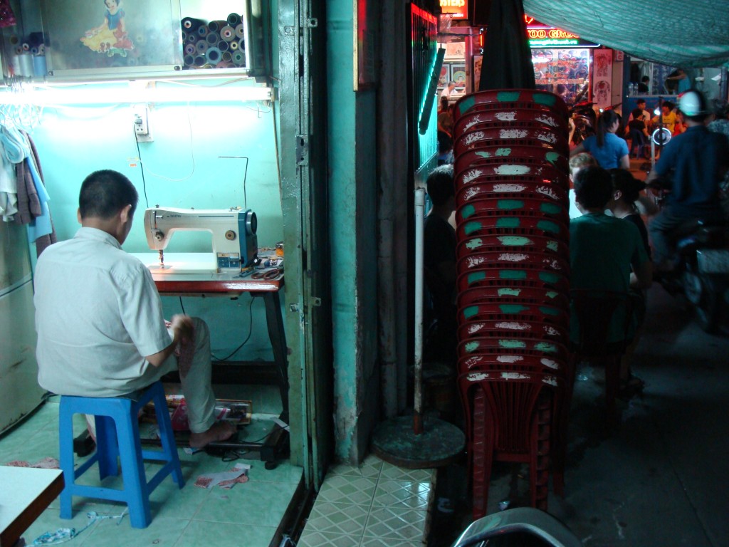 Zdjęcia: Ho Chi Minh, Południowo-Wschodni, Praca i chaos, WIETNAM Zdjęcia: Ho Chi Minh, Południowo-Wschodni, Praca i chaos, WIETNAM
