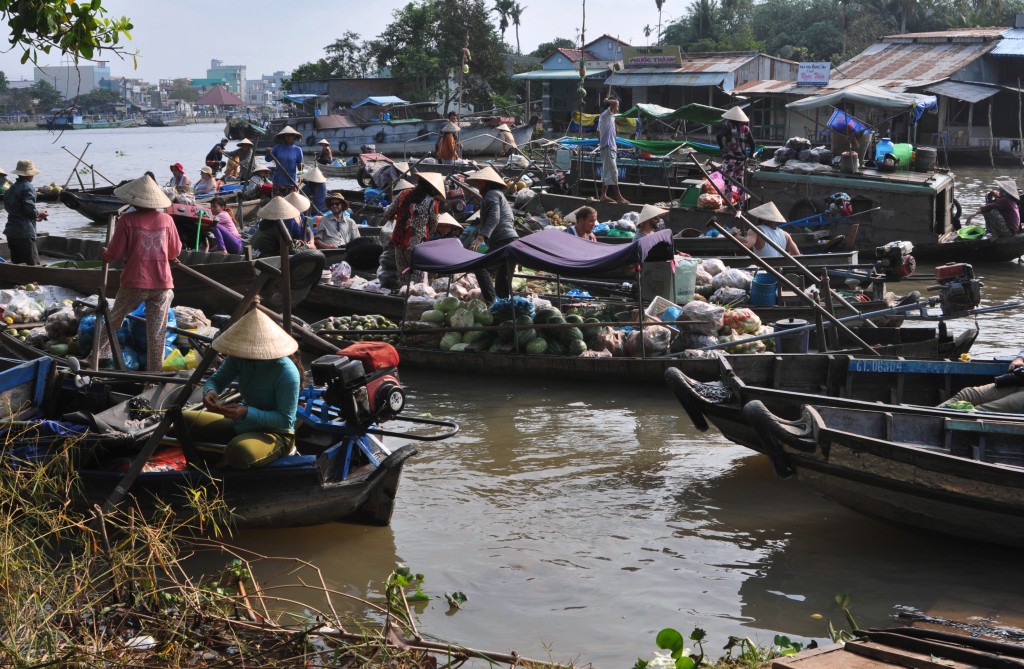 Zdjęcia: okolice Can Tho, delta Mekongu, Targ wodny na Mekongu, WIETNAM Zdjęcia: okolice Can Tho, delta Mekongu, Targ wodny na Mekongu, WIETNAM