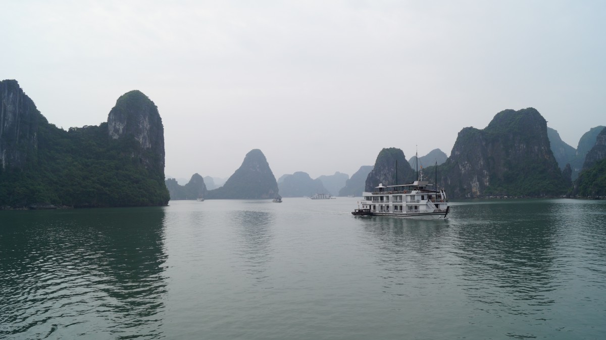 Zdjęcia: Ha Long, Ha Long, Zza mgieł, WIETNAM Zdjęcia: Ha Long, Ha Long, Zza mgieł, WIETNAM