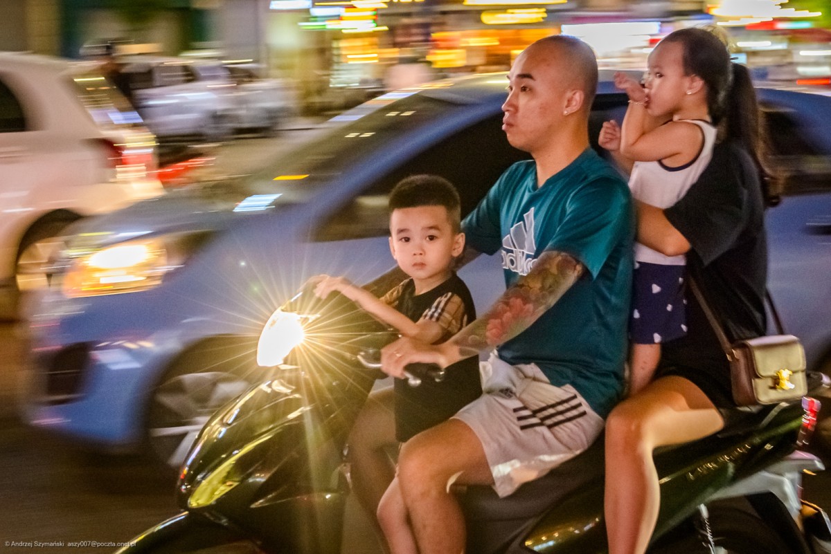 Zdjęcia: Hanoi, Hanoi, Rodzina w drodze, WIETNAM Zdjęcia: Hanoi, Hanoi, Rodzina w drodze, WIETNAM