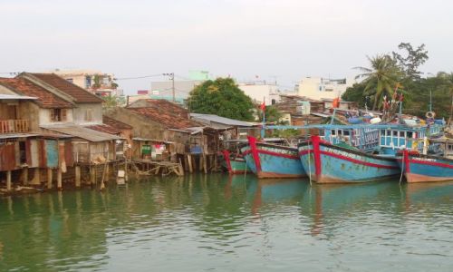 Zdjcie WIETNAM / Nha Trang / Nha Trang / dzielnica rybacka