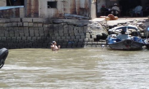 Zdjęcie WIETNAM / Delta Mekongu /  Mekong / Kąpiel