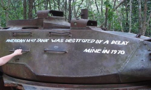 Zdjęcie WIETNAM / Obręb Ho Chi Minh City / Muzeum systemu tunelowego Cu Chi  / Czołg M41 zniszczony przez Wietkong
