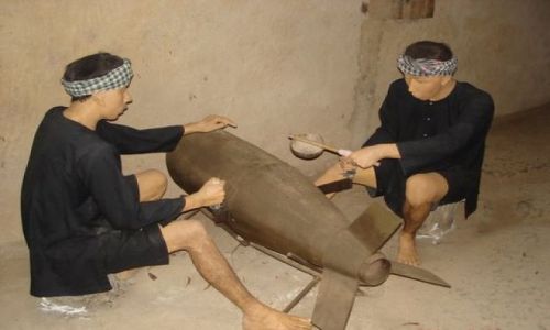 Zdjęcie WIETNAM / Obręb Ho Chi Minh City / Muzeum systemu tunelowego Cu Chi  / Rozbrajanie bomby ha,ha