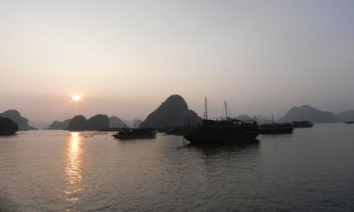 Zdjecie WIETNAM / halong bay / zatoka / zachod slonca