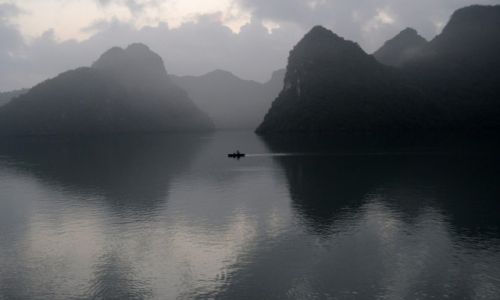 Zdjecie WIETNAM / ha long / ha long / o swicie