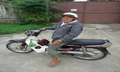 Zdjcie WIETNAM / Thua Thien-Hue / Hue / Motorbike ?