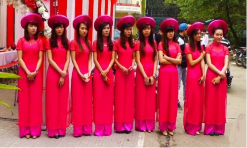 Zdjecie WIETNAM / ... / .... / Druhny w AO DAI
